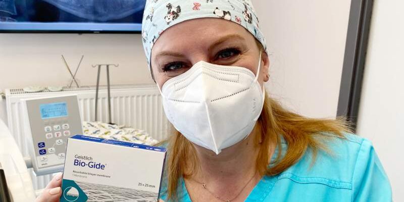 Kedves Mónika egy Bio-Gide termékkel