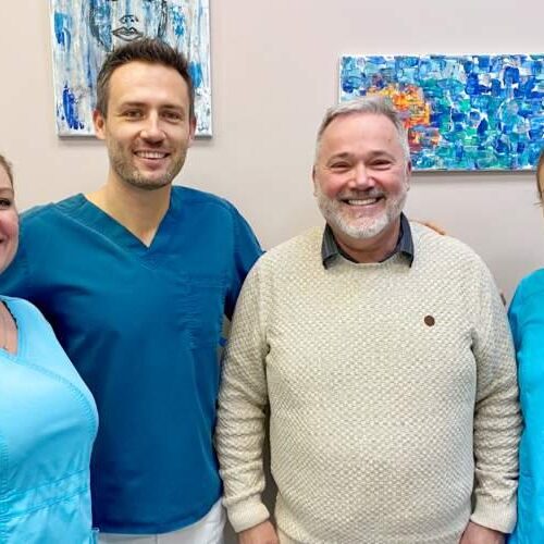 Kedves Mónika, Orosz-Rabb Daniella és Dr. Ruszin Tamás egy pácienssel