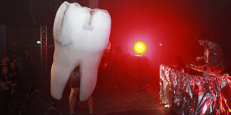 Egy fog lépett fel egy koncerten Egy fog lépett fel egy koncerten