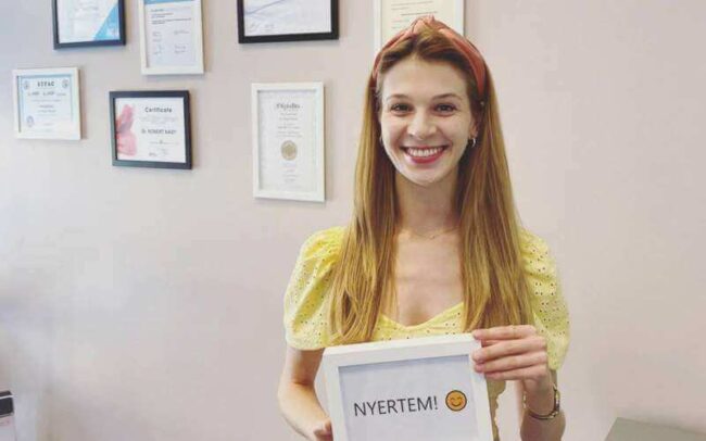 Páciensünk tökéletes mosolyra váltotta ajándékunkat