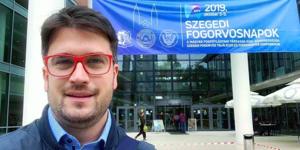 Dr. Steinhof Péter Márton a Szegedi Fogorvosnapokon Dr. Steinhof Péter Márton a Szegedi Fogorvosnapokon