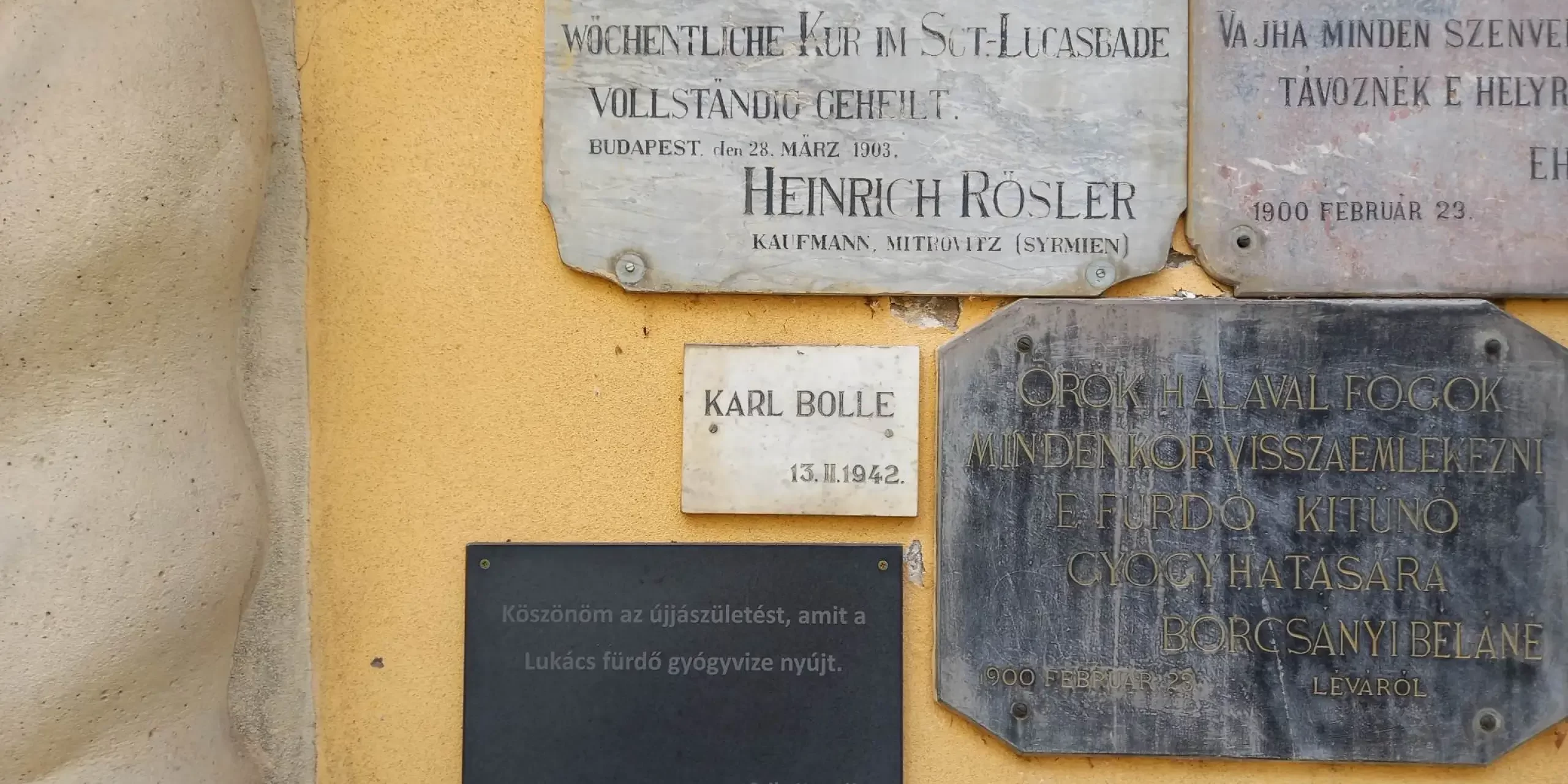 Lukács Fürdő táblái (Fotó: 444.hu)