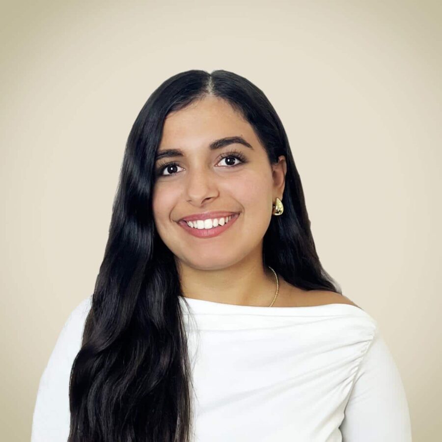 Tankó-Balatoni Leticia, recepciós